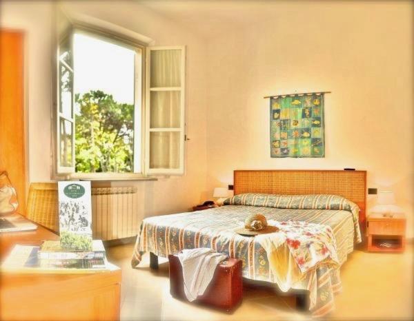 Hotel Villa Fiorisella Marina di Massa Bagian luar foto