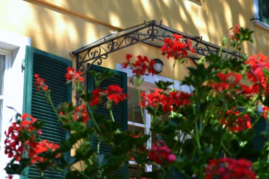 Hotel Villa Fiorisella Marina di Massa Bagian luar foto