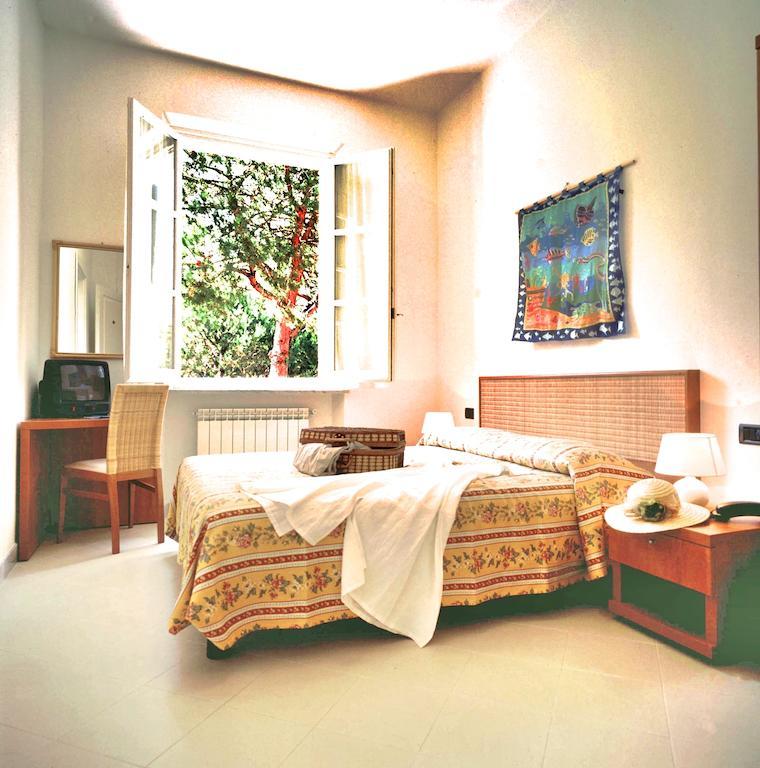 Hotel Villa Fiorisella Marina di Massa Ruang foto